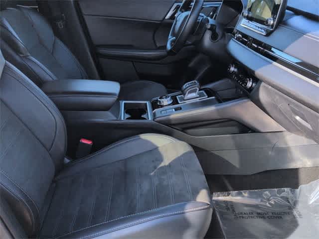 Thumbnail: 2024 Mitsubishi Outlander - 22