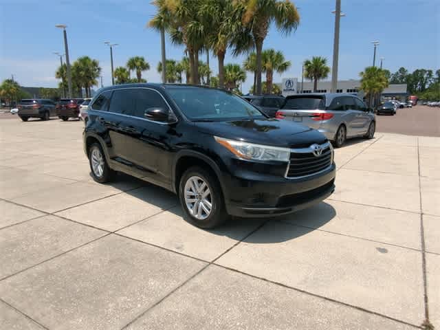Thumbnail: 2016 Toyota Highlander - 2