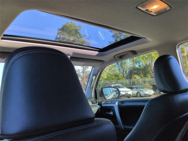 Thumbnail: 2017 Toyota 4Runner - 22