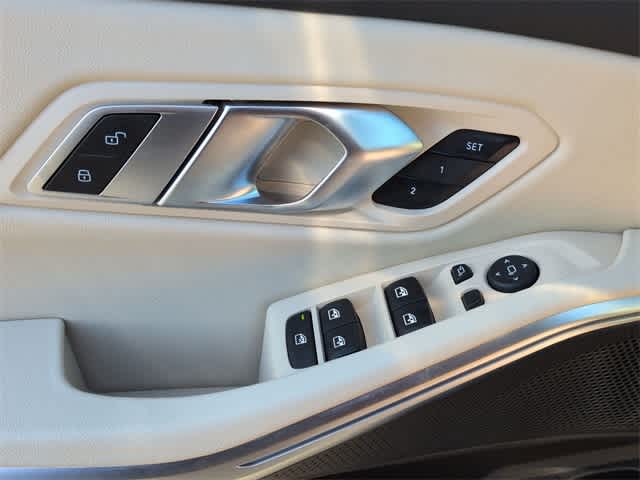 Thumbnail: 2023 BMW 3 Series - 42