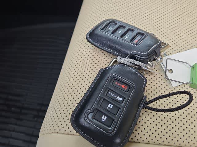 Thumbnail: 2022 Lexus RX - 33