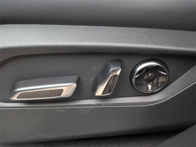 Thumbnail: 2026 Acura RDX - 18