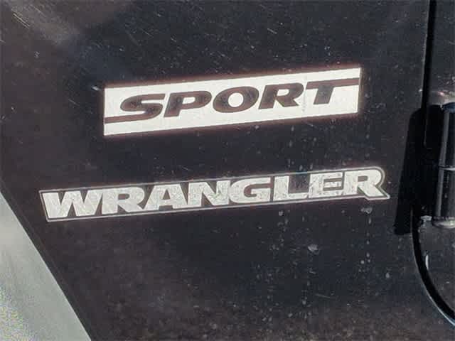 Thumbnail: 2015 Jeep Wrangler - 13