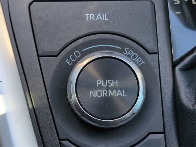 Thumbnail: 2022 Toyota RAV4 - 40