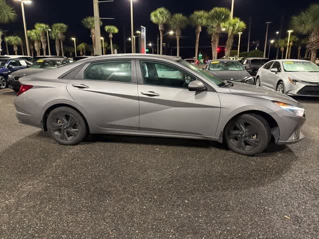 Thumbnail: 2022 Hyundai Elantra - 6