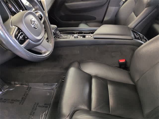 Thumbnail: 2018 Volvo XC60 - 17