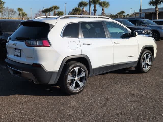 Thumbnail: 2019 Jeep Cherokee - 8