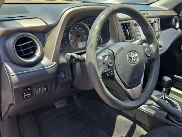 Thumbnail: 2014 Toyota RAV4 - 10