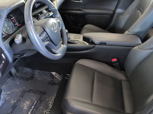 Thumbnail: 2023 Lexus UX - 17