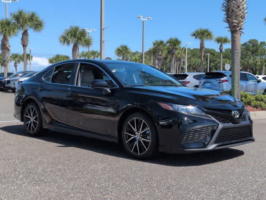 Used 2021 Toyota Camry SE Sedan