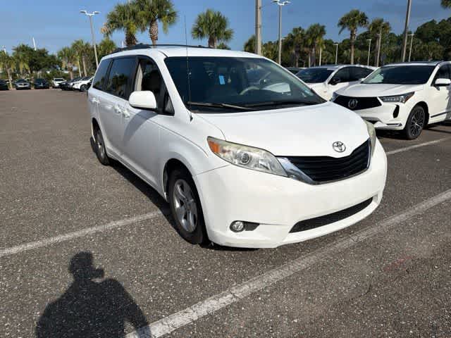 Thumbnail: 2012 Toyota Sienna - 6
