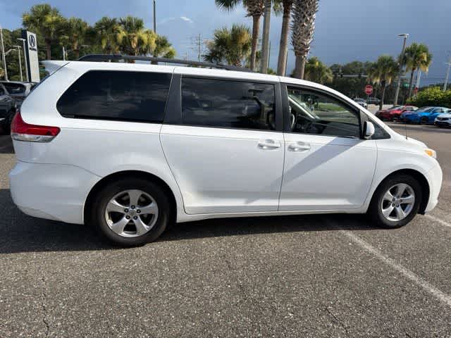 Thumbnail: 2012 Toyota Sienna - 9