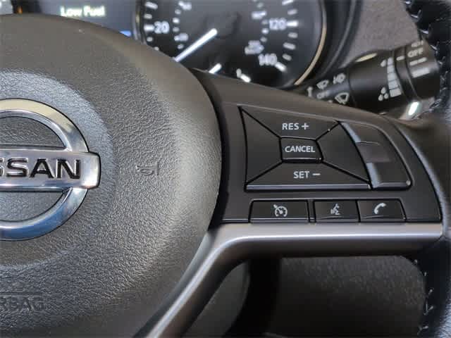 Thumbnail: 2022 Nissan Rogue Sport - 25