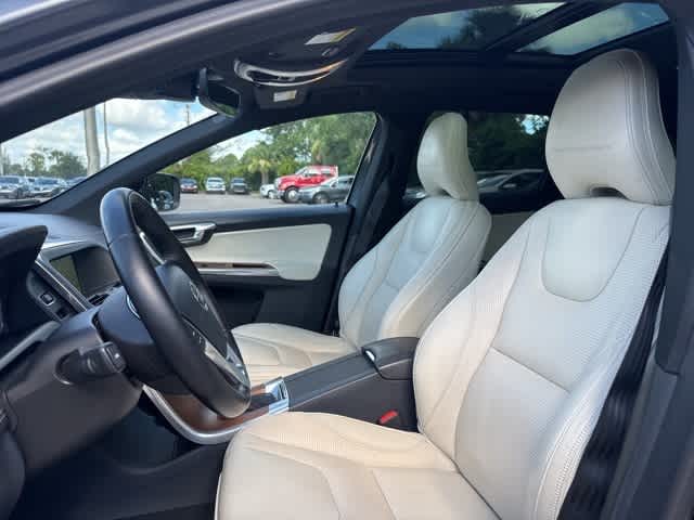 Thumbnail: 2016 Volvo XC60 - 7