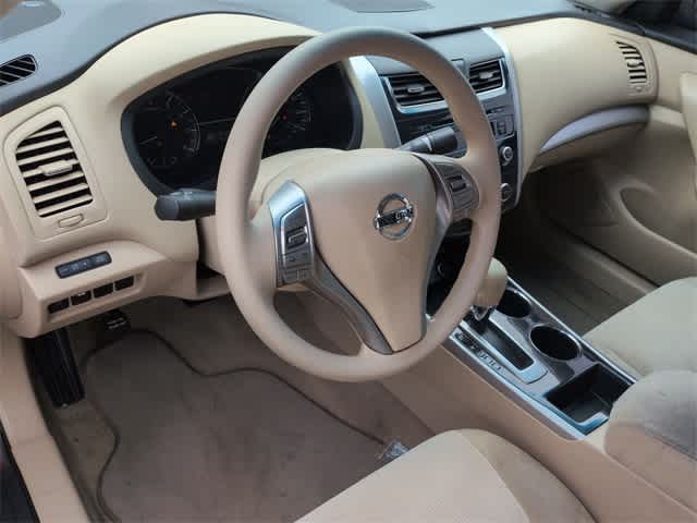 Thumbnail: 2013 Nissan Altima - 10