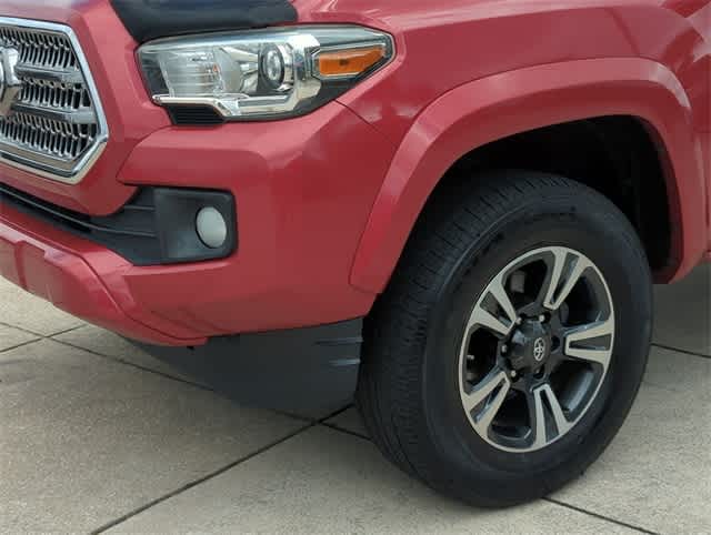 Thumbnail: 2017 Toyota Tacoma - 11