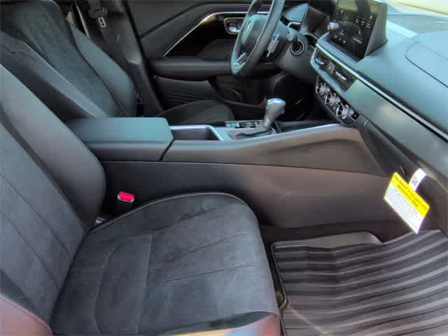 Thumbnail: 2025 Acura ADX - 24