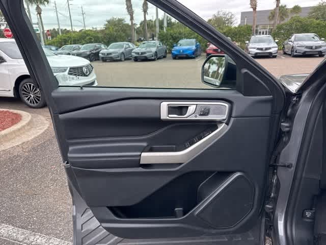 Thumbnail: 2022 Ford Explorer - 16