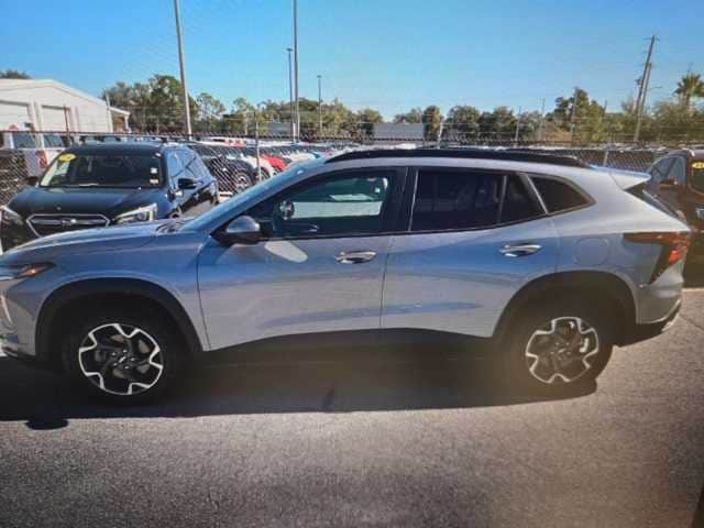 Thumbnail: 2024 Chevrolet Trax - 3