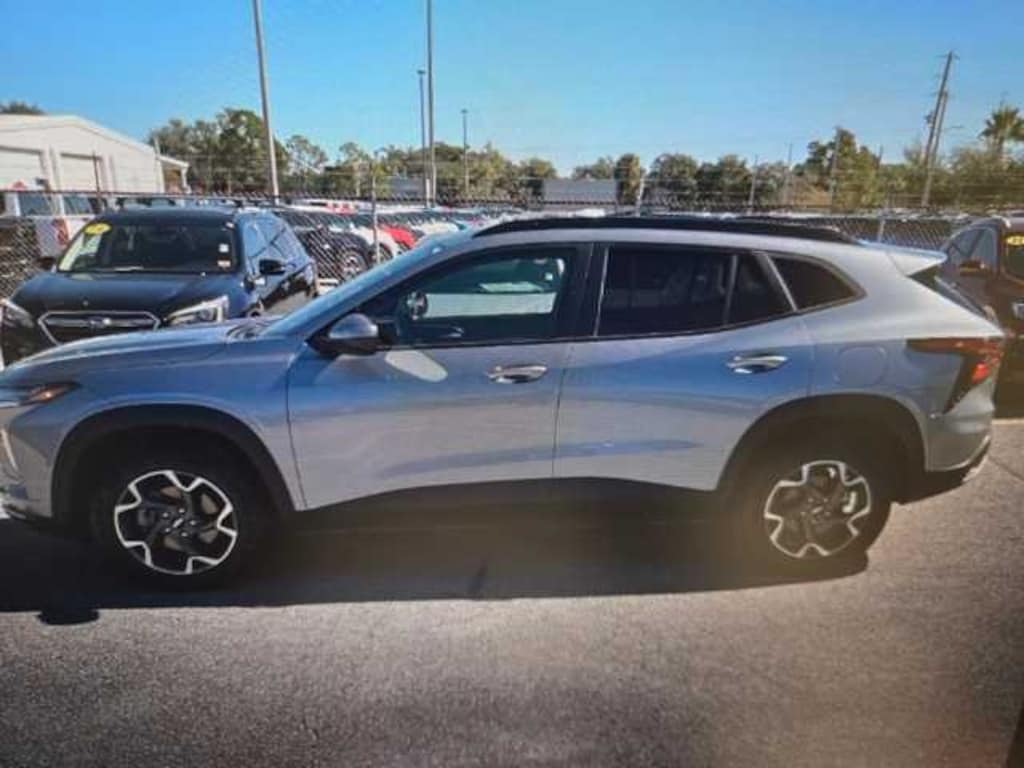 Used 2024 Chevrolet Trax LT SUV