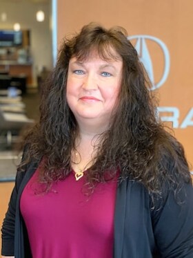 Staff member Deanne Salisbury from ID_0fdae52bff4d