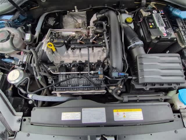 Thumbnail: 2021 Volkswagen Golf - 15