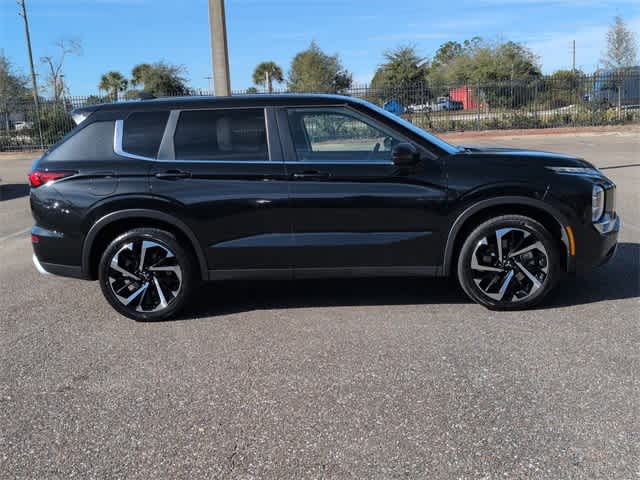 Thumbnail: 2024 Mitsubishi Outlander - 9