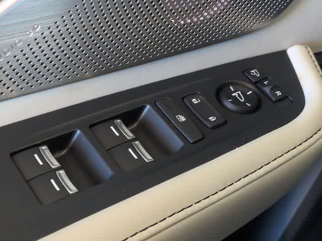 Thumbnail: 2026 Acura RDX - 42