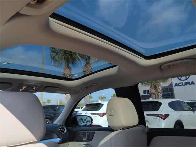 Thumbnail: 2022 Mercedes-Benz GLB - 22