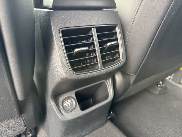 Thumbnail: 2023 Kia Seltos - 18