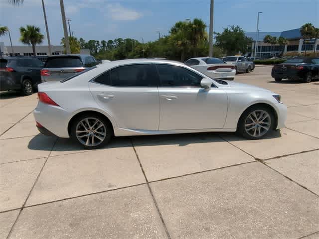 Thumbnail: 2018 Lexus IS - 9