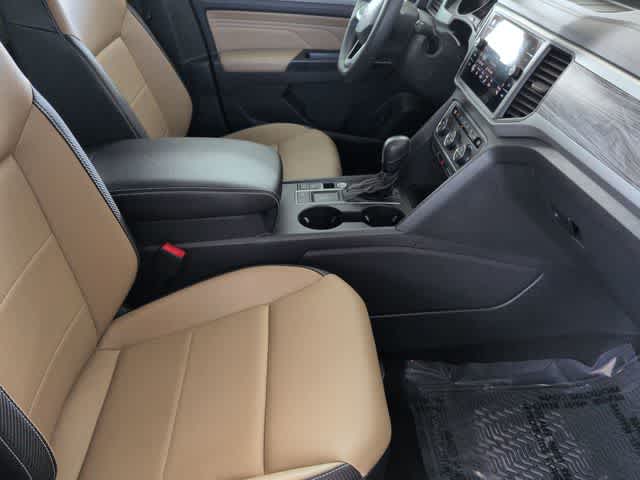 Thumbnail: 2021 Volkswagen Atlas - 21