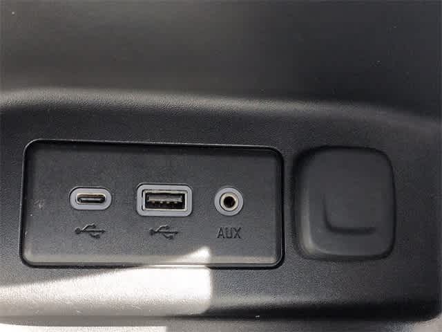 Thumbnail: 2020 Chevrolet Equinox - 31