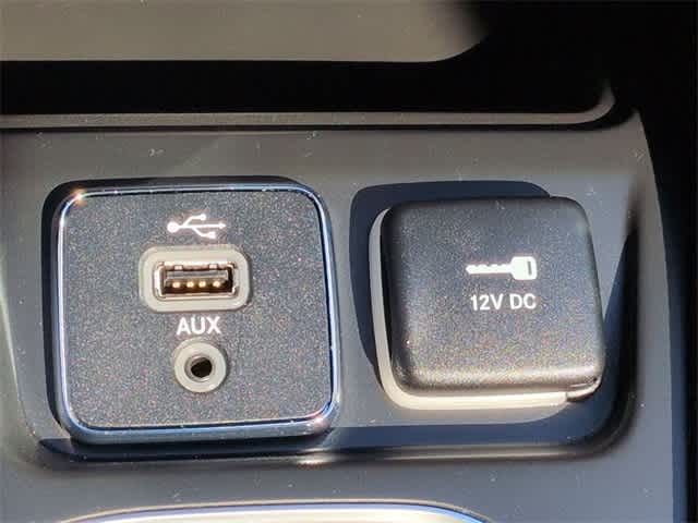 Thumbnail: 2019 Jeep Cherokee - 31