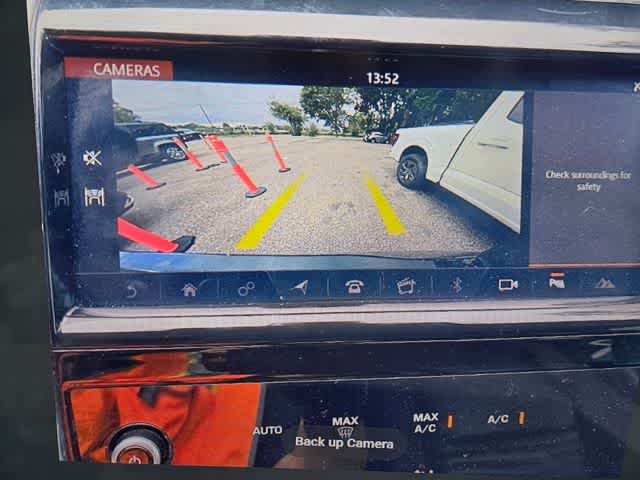 Thumbnail: 2020 Land Rover Discovery Sport - 22