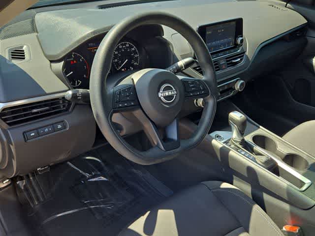 Thumbnail: 2024 Nissan Altima - 10