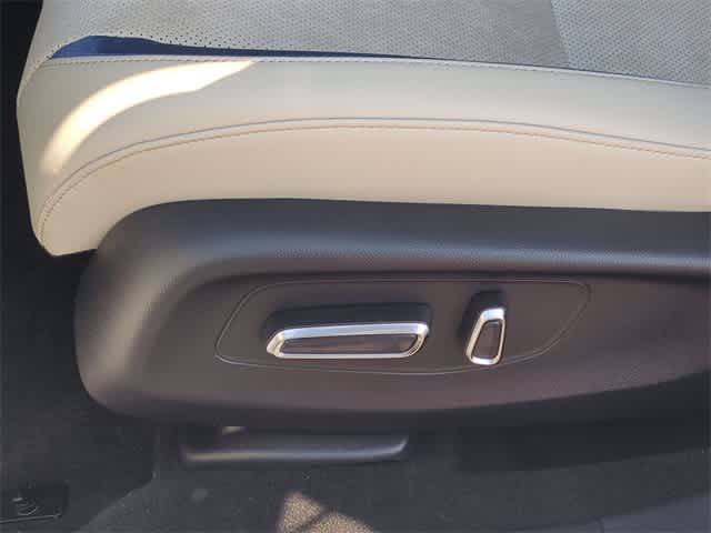 Thumbnail: 2025 Acura ADX - 18