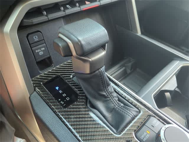 2022 Toyota Tundra SR5 32
