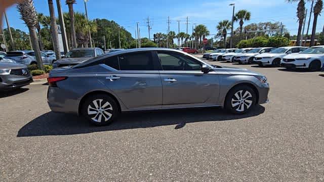 Thumbnail: 2024 Nissan Altima - 9