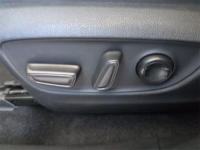 Thumbnail: 2021 Toyota RAV4 - 18