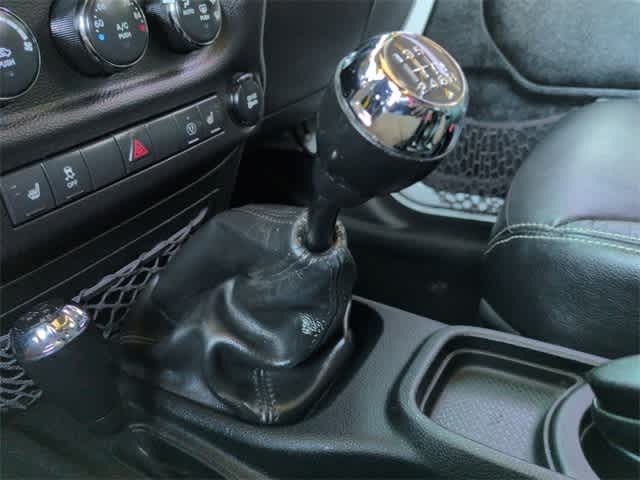 Thumbnail: 2017 Jeep Wrangler - 32