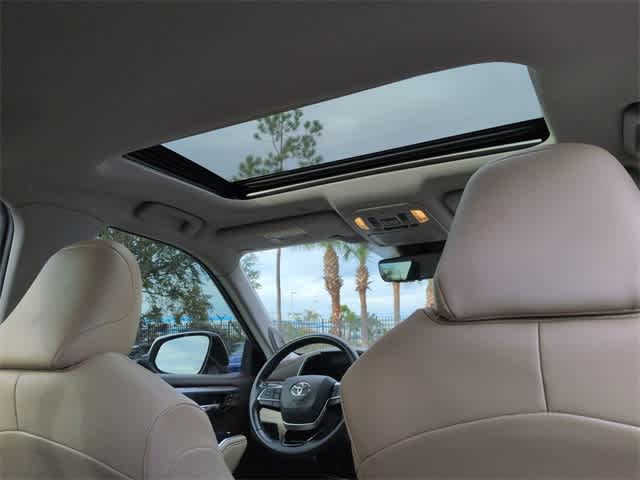 Thumbnail: 2021 Toyota Highlander - 22