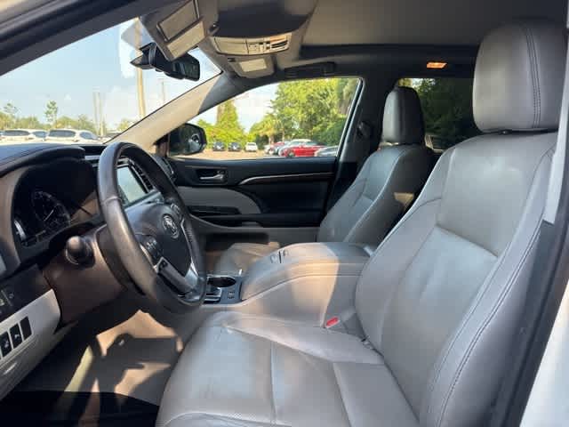 Thumbnail: 2016 Toyota Highlander - 5