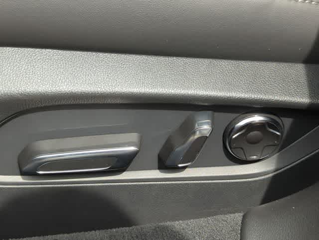 Thumbnail: 2025 Acura TLX - 18