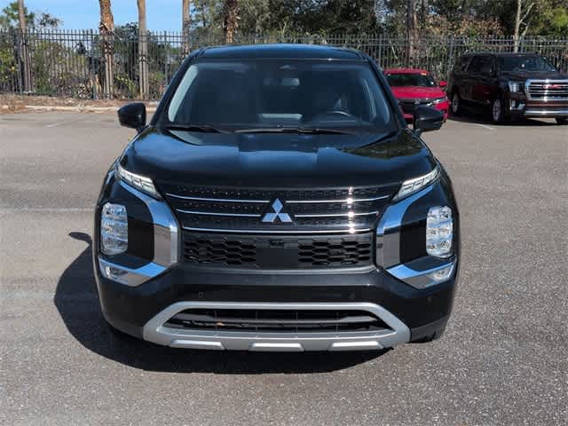 Thumbnail: 2024 Mitsubishi Outlander - 3