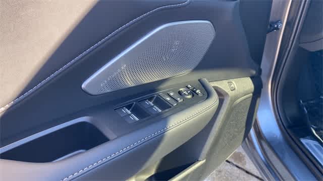 Thumbnail: 2025 Acura RDX - 23