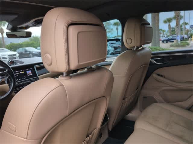 Thumbnail: 2021 Porsche Macan - 18