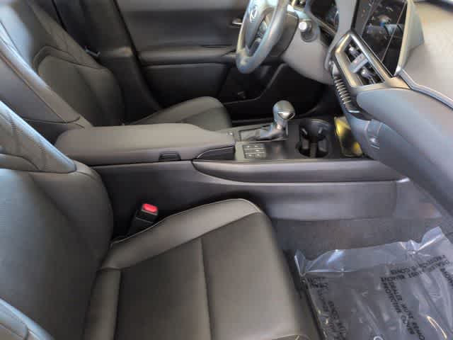 Thumbnail: 2023 Lexus UX - 24