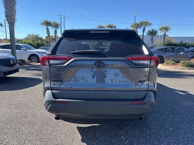 Thumbnail: 2022 Toyota RAV4 - 4