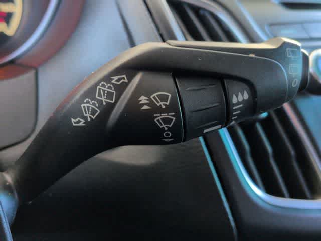 Thumbnail: 2015 Ford Focus - 26